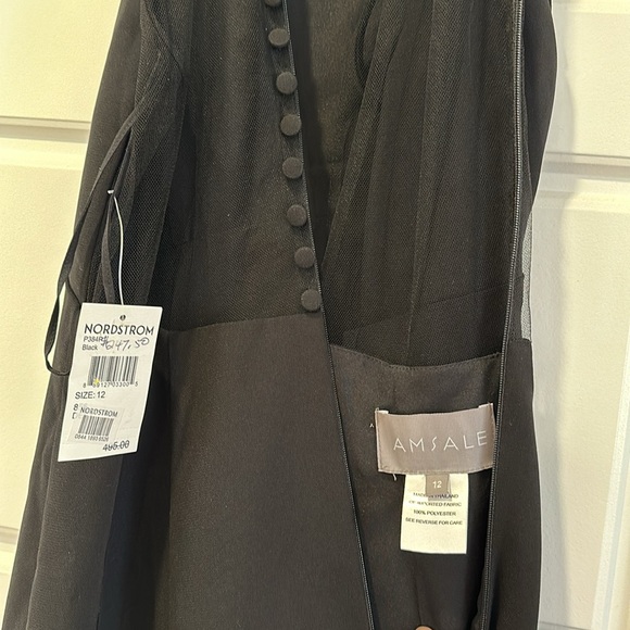 Black formal gown - Picture 6 of 7